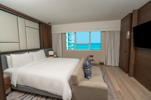 https://suiteness.imgix.net/destinations/miami/nobu-hotel-miami-beach/suites/umi-suite-2-bedroom/image-2-png.png?w=96px&h=64px&crop=edges&auto=compress,format