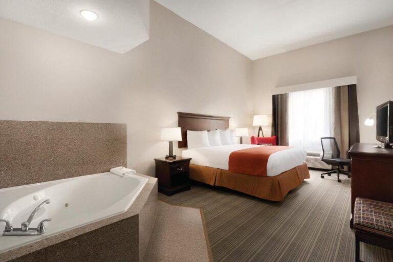 hotels for romantic getaway in Tampa 2
